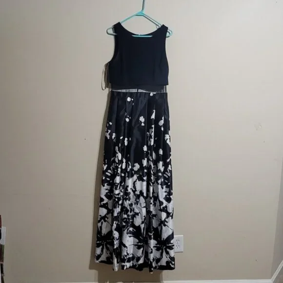 avon little black dress pink PRE-ORDER - Avon Swing Dress in Black